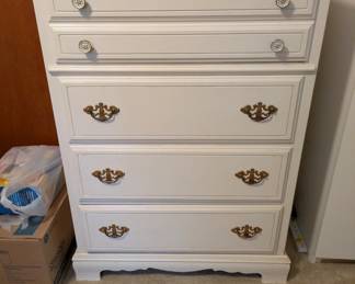 Bassett chest of drawers