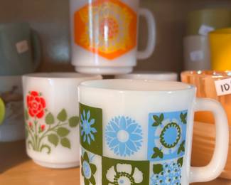 GLASSBAKE VINTAGE MUGS