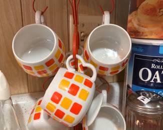 RETRO MUG SET