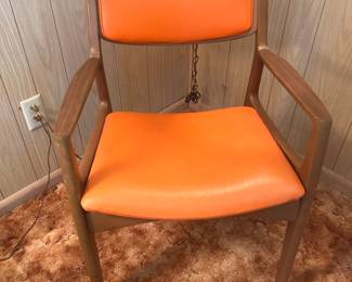 MCM ROSEWOOD CHAIR WITH ORANGE VINYL
