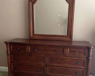 Bassett Wood Dresser With Mirror