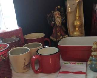 Christmas Dishes And Decorations 