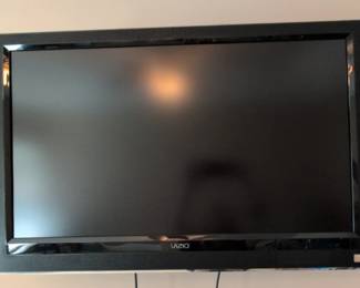 Vizio 1080p 36 x24 TV