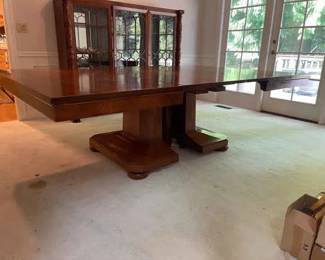 Beautiful Adjustable Dining Table With Multiple Leaves