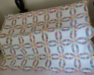 Handmade Double Wedding Ring Quilt From 1940s