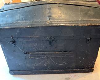 Antique Black Steamer Trunk No Key