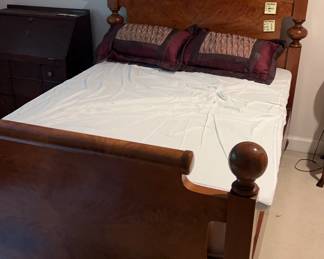 Stunning Blonde Wood Full Size Bed