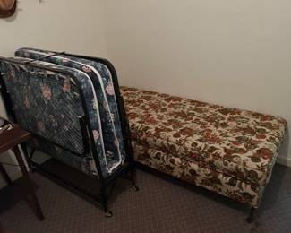 Daybed and folding bed