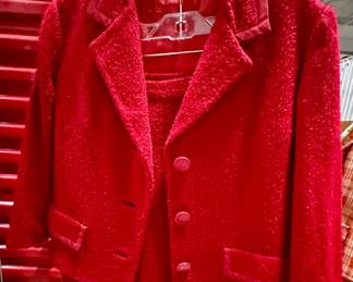 redwoolwomenssuit