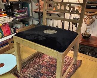 Set of 6 chairs and a table -beautiful Asian motif