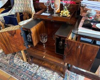 Bar cabinet