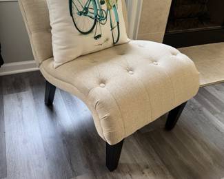 Cream texture linen type tufted side chair