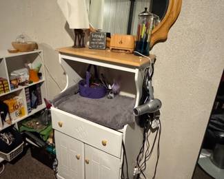 Kitchen cabinet with wall mirror separate