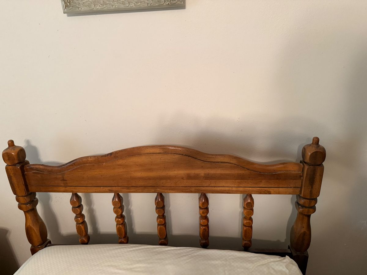 Traditional twin beds with frame and mattresses