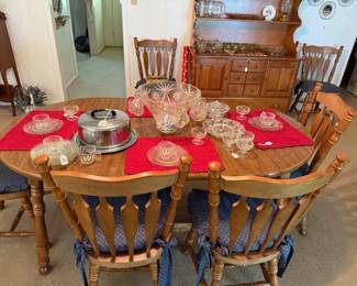 Colonal table six chairs with cushions