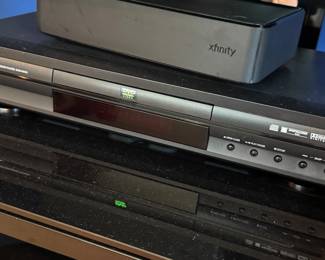 Vintage Samsung DVD-M101 Player with Dolby Digital & DTS – 2001 Mode