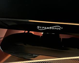 Supersonic 19" widescreen LCD TV