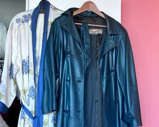 Stefan B. Vintage Green Leather Trench Coat – Belted Double-Breasted Long Jacket