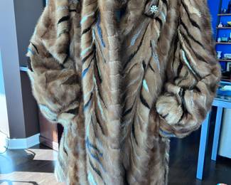 Vintage Manlio Mink Fur Coat with Tiger-Stripe Pattern – Genuine Blackglama Mink