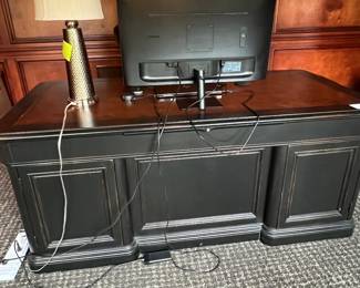 Hekman Desk