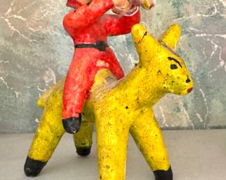 Traditional Mexican folk art figures 'Barro Betus" tanala Santa Cruz de la Huertas
