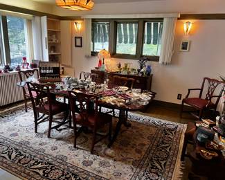 The Warfield Mahogany dining table with 6 leafs