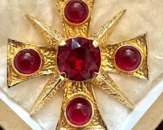 broche Benedikt NYC Maltese Cross vintage