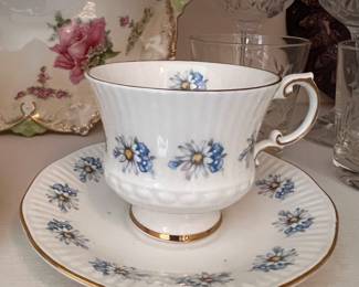 Elizabethan Fine Bone China England