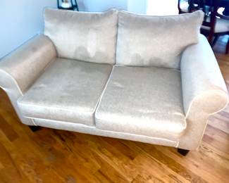 Loveseat 