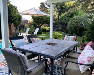 Patio furniture with outdoor rug