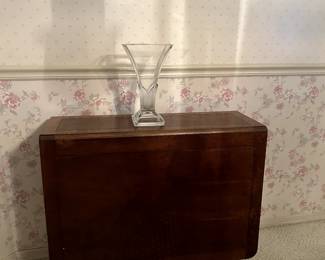 Gate leg table