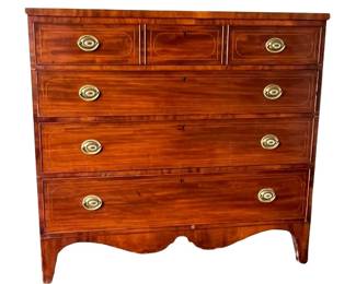 Beautiful mahogany and satinwood British chest of drawers