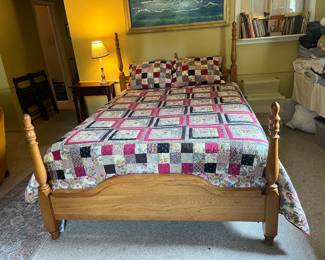Oak bed, quilt set