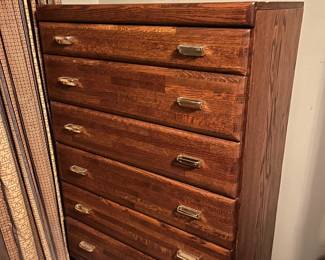 Vintage chest of drawers 