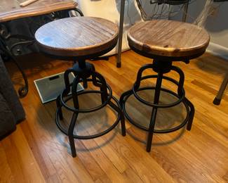 Adjustable stools 