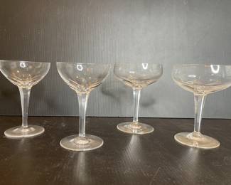 Champagne coupes 