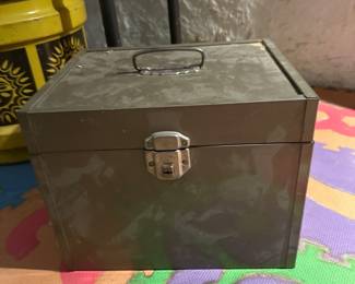 Vtg metal file box (2)