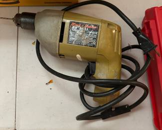 Black+Decker 7127 3/8" Variable Speed Reversing Drill