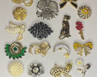 Vintage brooches includes Lisner, Avon, Napier, Gerry’s, Roman & more