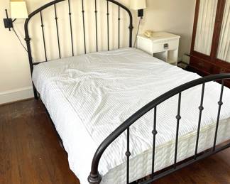 Metal spindle queen bedframe 