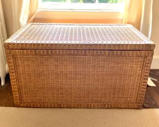Wicker storage trunk 