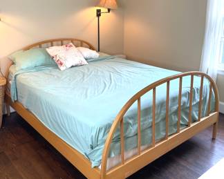 Shaker style wood arched queen bed 