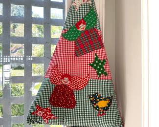 Vtg. quilted Christmas tree