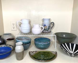 Assorted pottery 