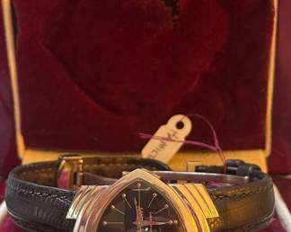 Hamilton Ventura Quartz Mens watch