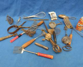 Lot 474. Vintage kitchen collectibles including some with advertising