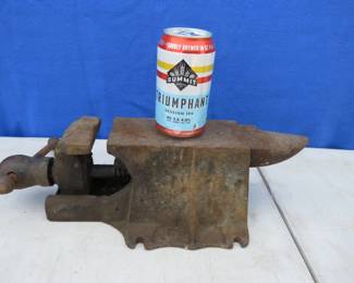 Lot 264. Old anvil vise and jack
