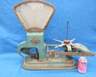 Lot 190. Toledo #30 scale. Weighs 65 lbs.