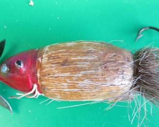 Lot 295. Paw Paw vintage 2 1/2" natural deer hair mouse introduced in 1930