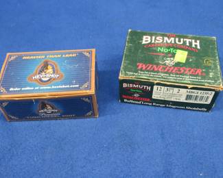 Lot 496. 20 mixed 12-gauge rounds